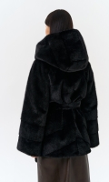 Миниатюра фотографии Женская шуба из эко меха с капюшоном
