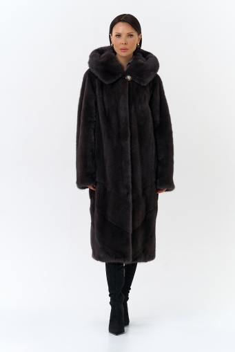 Миниатюра фотографии Женская шуба из норки силуэта баллон с капюшоном