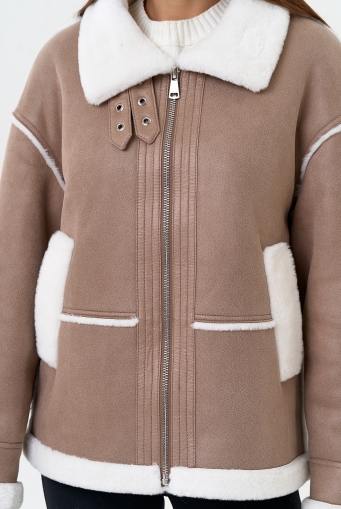 Миниатюра фотографии Женская дубленка из эко замши с воротником стойкой