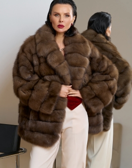 Купить Женская шуба из куницы с английским воротником в каталоге Шубы