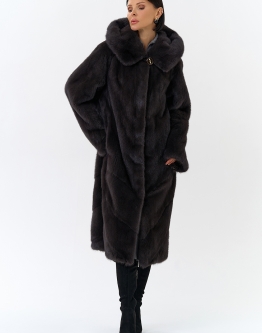 Купить Женская шуба из норки силуэта баллон с капюшоном в каталоге