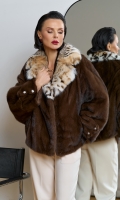 Миниатюра фотографии Куртка из меха норки с английским воротником из меха рыси