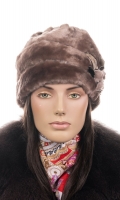 Миниатюра фотографии Шапка женская из мутона
