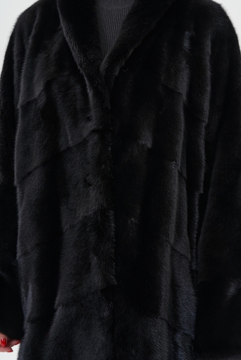 Миниатюра фотографии Черная шуба из скандинавской норки