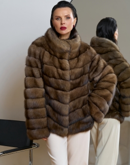 Купить Женская шуба из соболя с воротником стойкой в каталоге Шубы