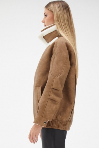 Миниатюра фотографии Женская дубленка из эко кожи с воротником стойкой