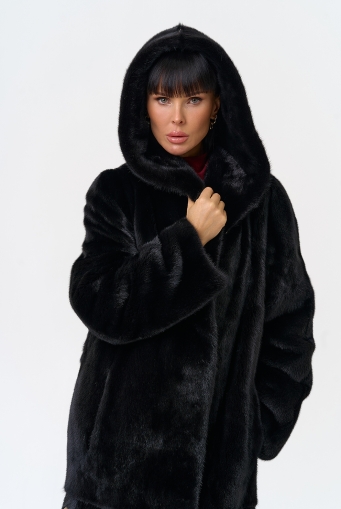 Миниатюра фотографии Женская шуба из скандинавской норки с капюшоном