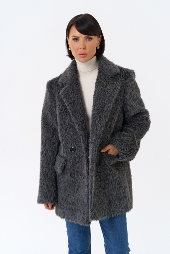 Миниатюра фотографии Женское утепленное пальто с английским воротником