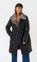 Миниатюра фотографии Пуховик из натуральной кожи с воротником из меха норки
