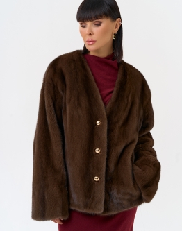 Купить Укороченная шуба из меха норки с акцентными пуговицами в каталоге Норковые шубы